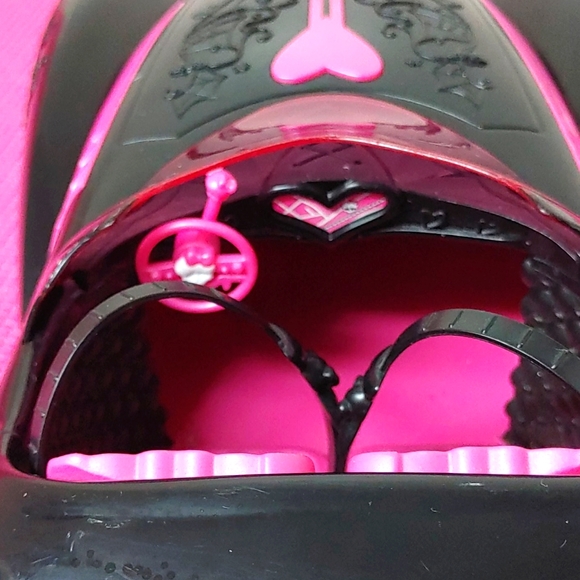 Monster High Sweet 1600 Draculauras Roadster - Picture 4 of 5